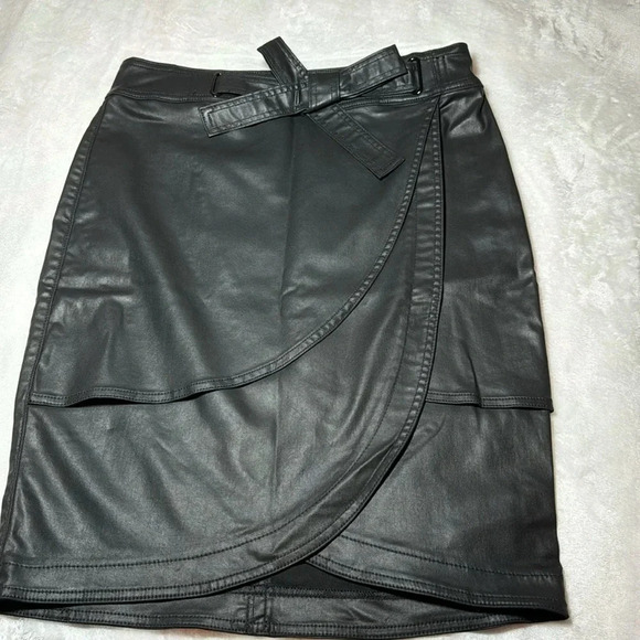 EUC White House black market faux wrap skirt - Picture 3 of 10